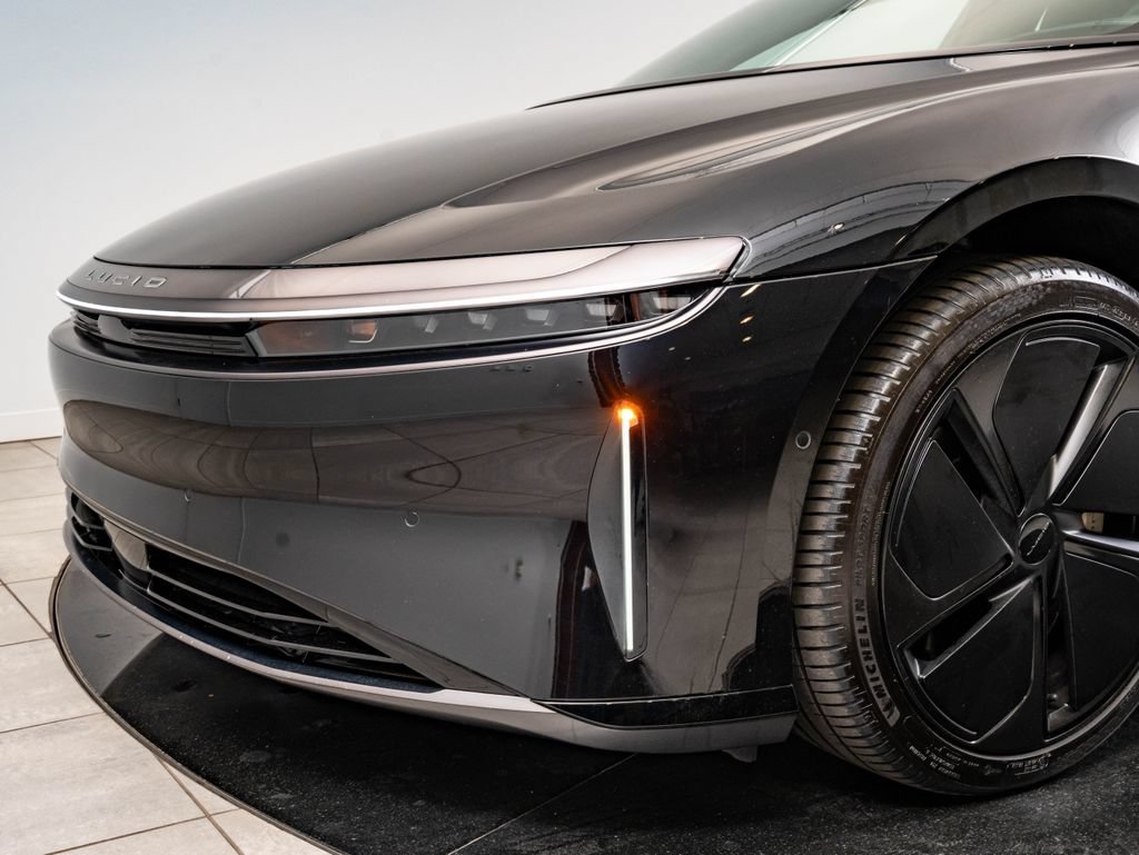Used 2024 Black Lucid Touring image 3
