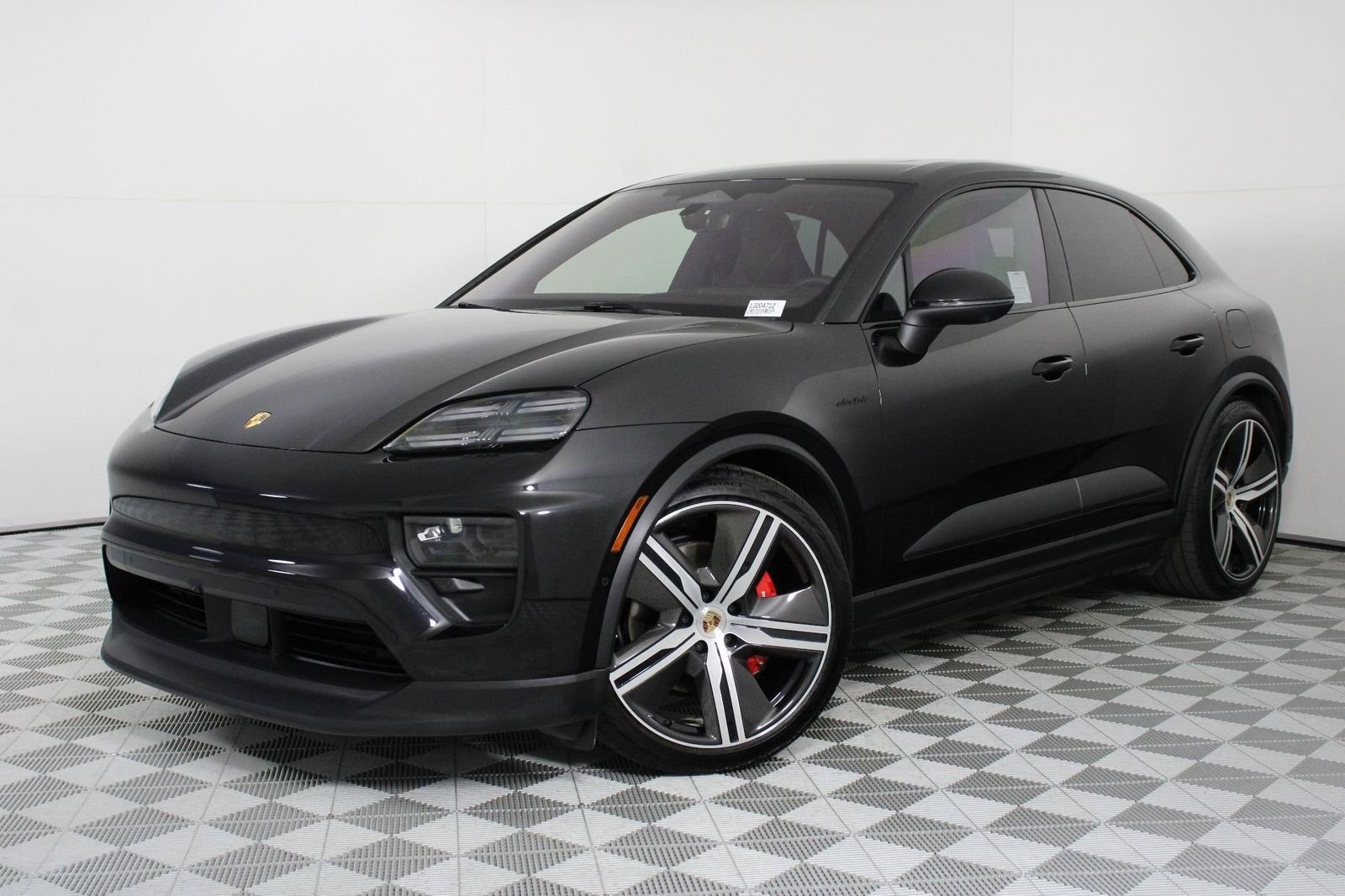 2025 Porsche Macan S