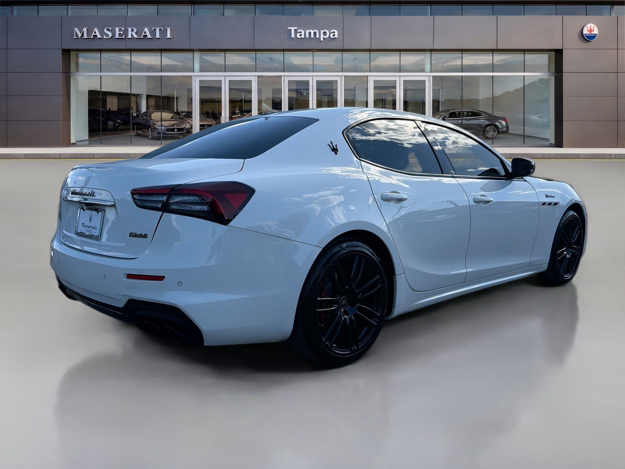 Used 2023  Maserati Modena image 3