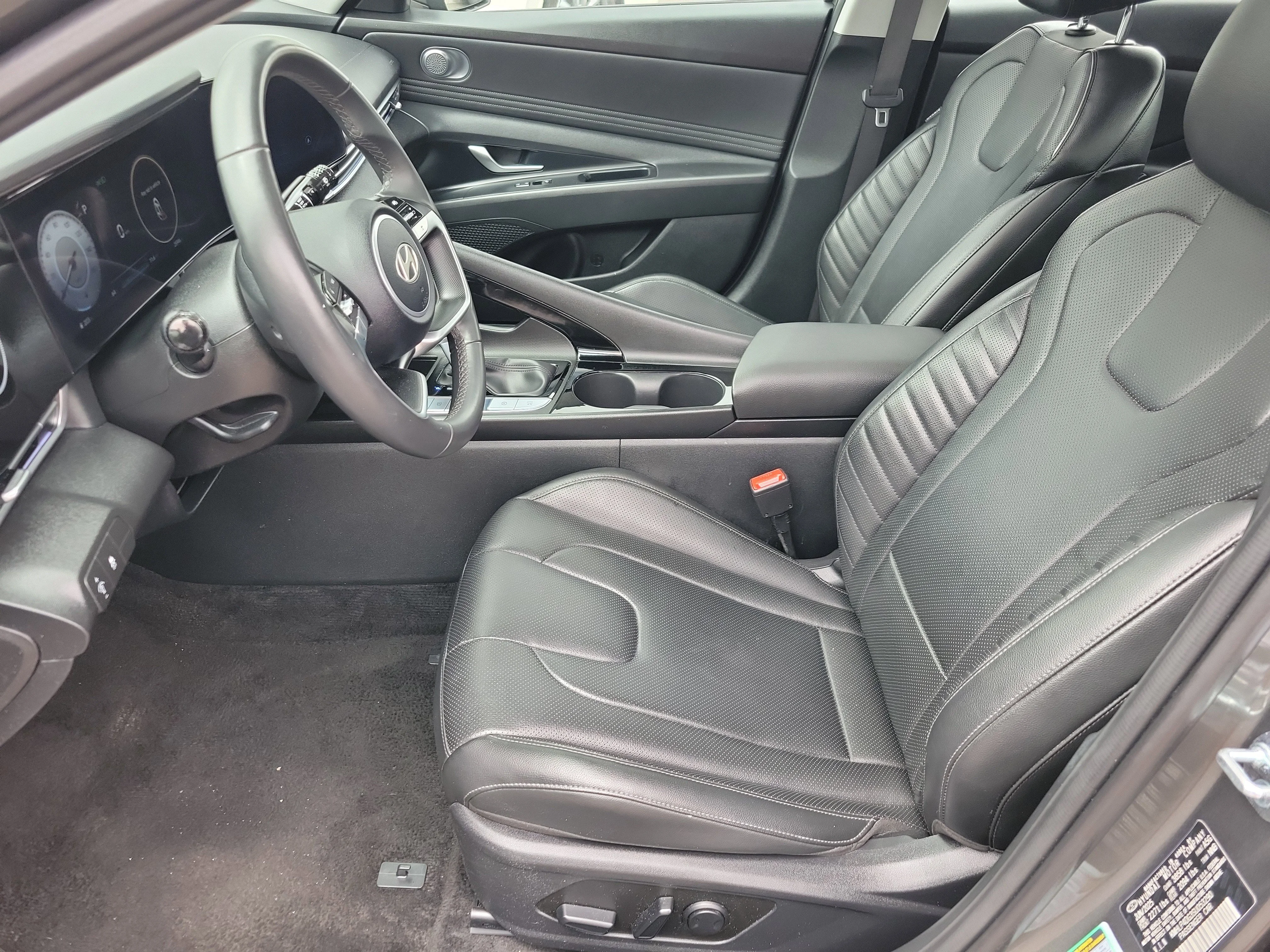 Used 2025 Amazon Gray Hyundai Limited image 5