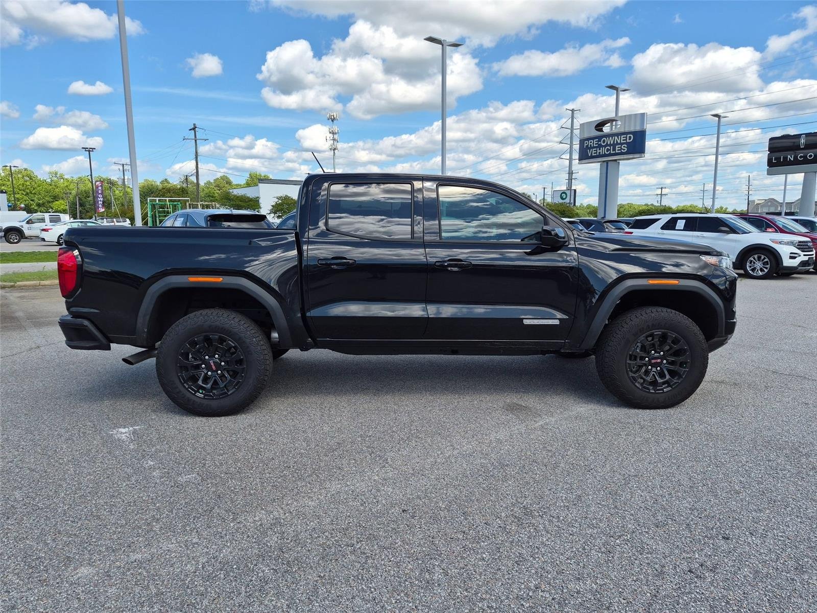 Used 2026 ONYX BLACK GMC ELEVATION image 4