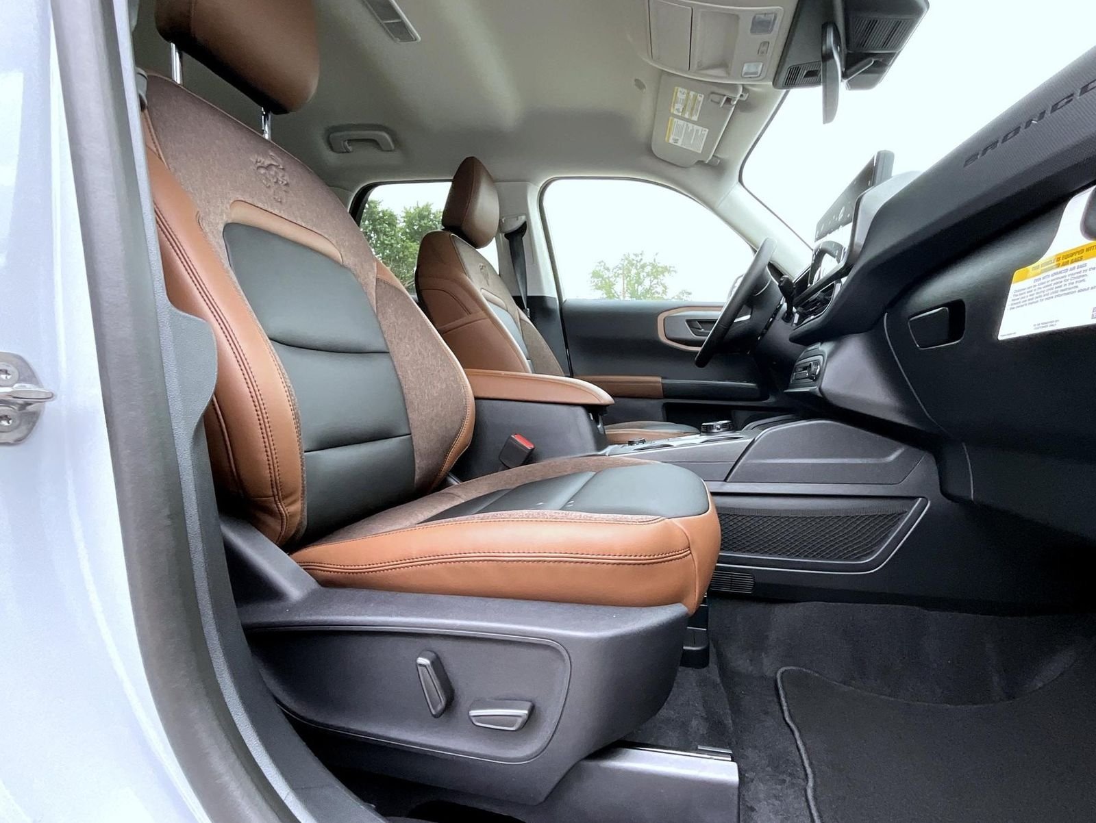 New 2026 Space White Metallic Ford Outer Banks image 18