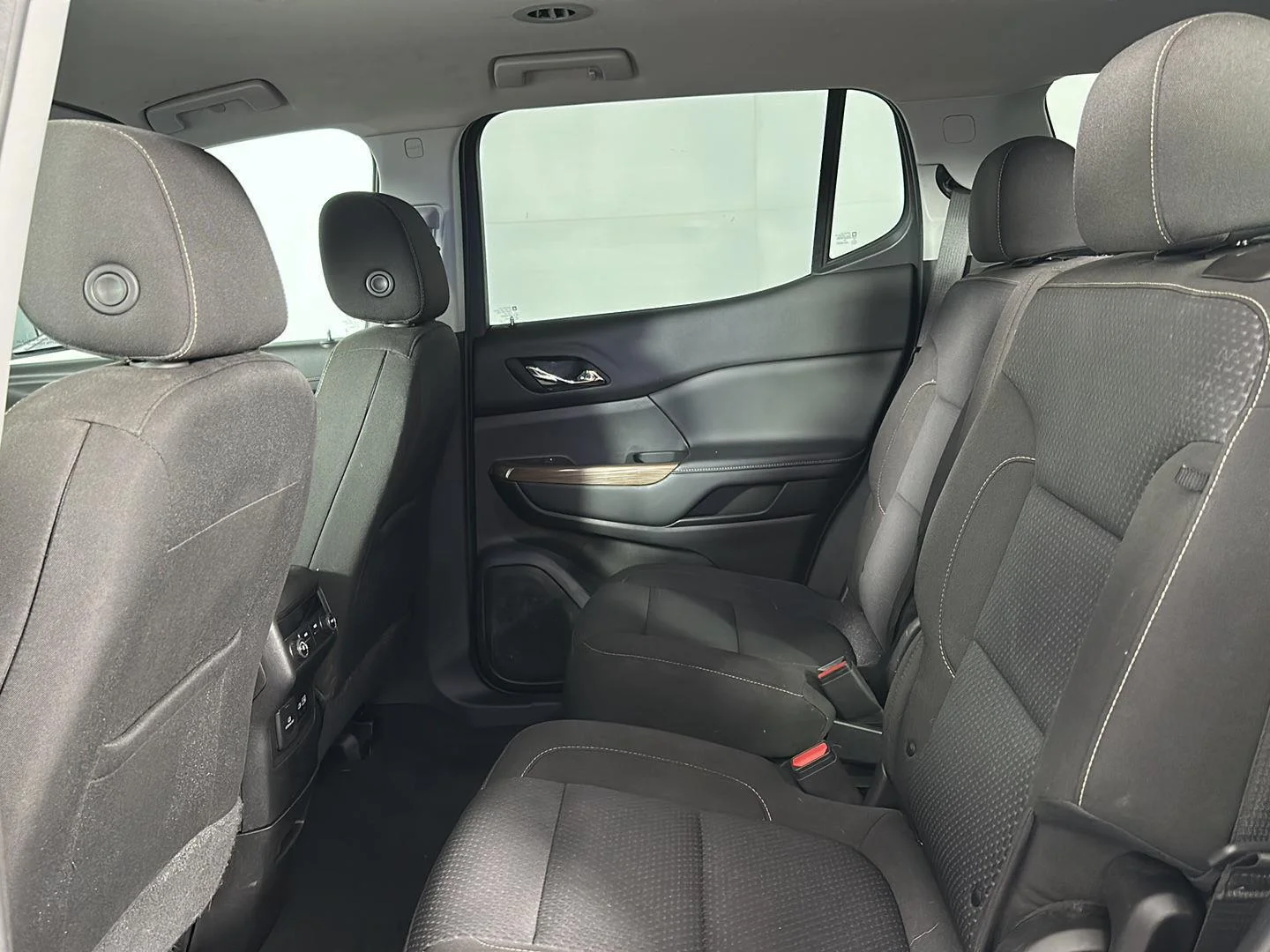 Used 2023 Sterling Metallic GMC SLE image 16