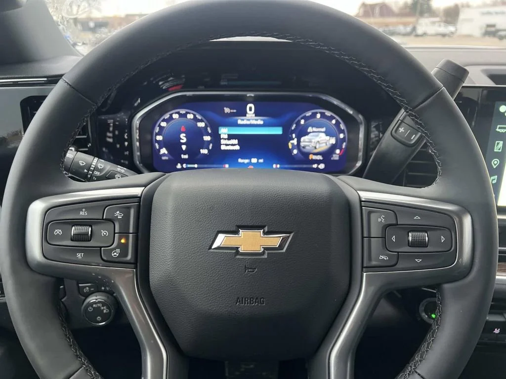 New 2026 Summit White Chevrolet LT (2FL) image 13