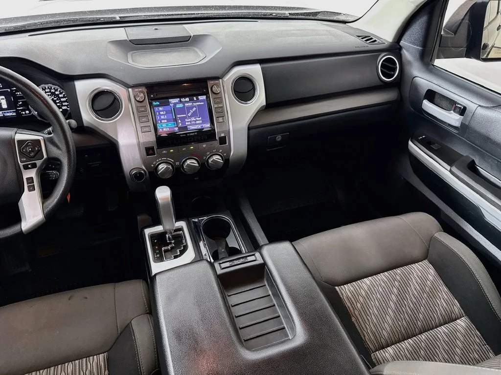 Used 2018 Black Toyota SR5 image 25