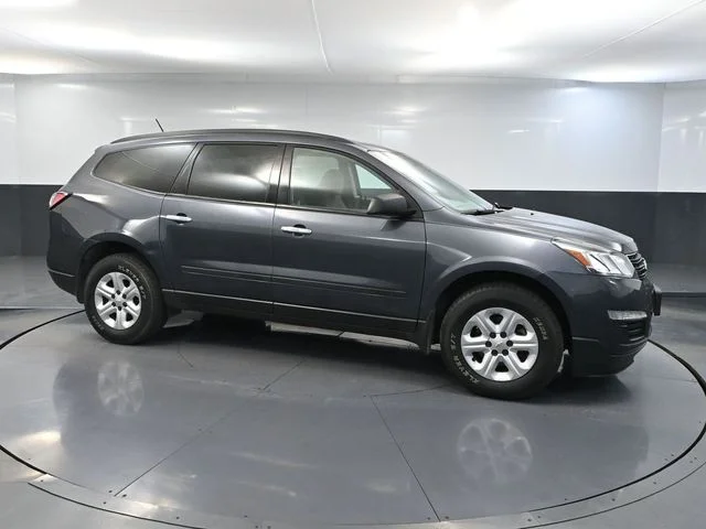 Used 2014 Gray Chevrolet LS image 3