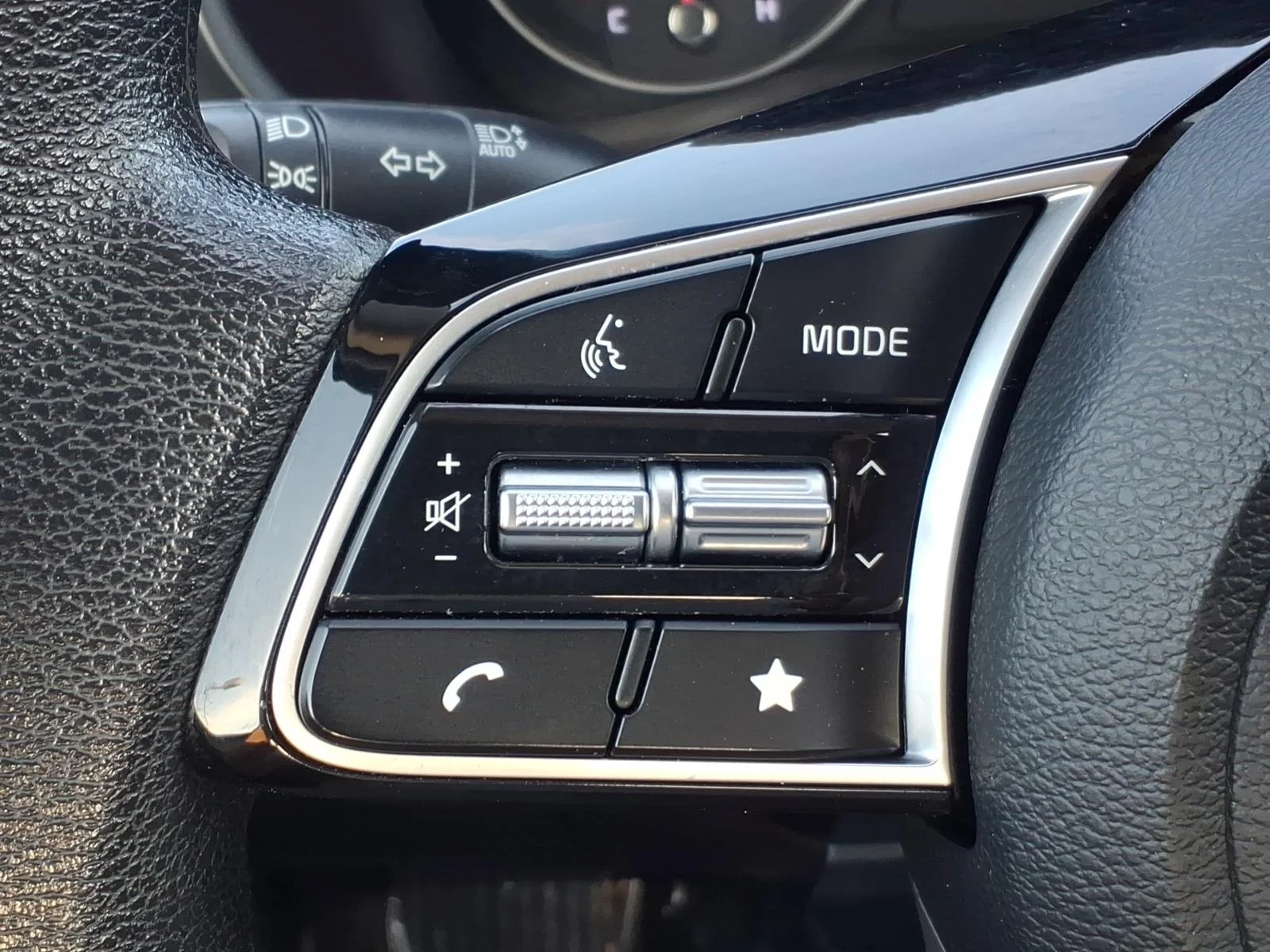 2024 Kia Forte LXS - Photo 24