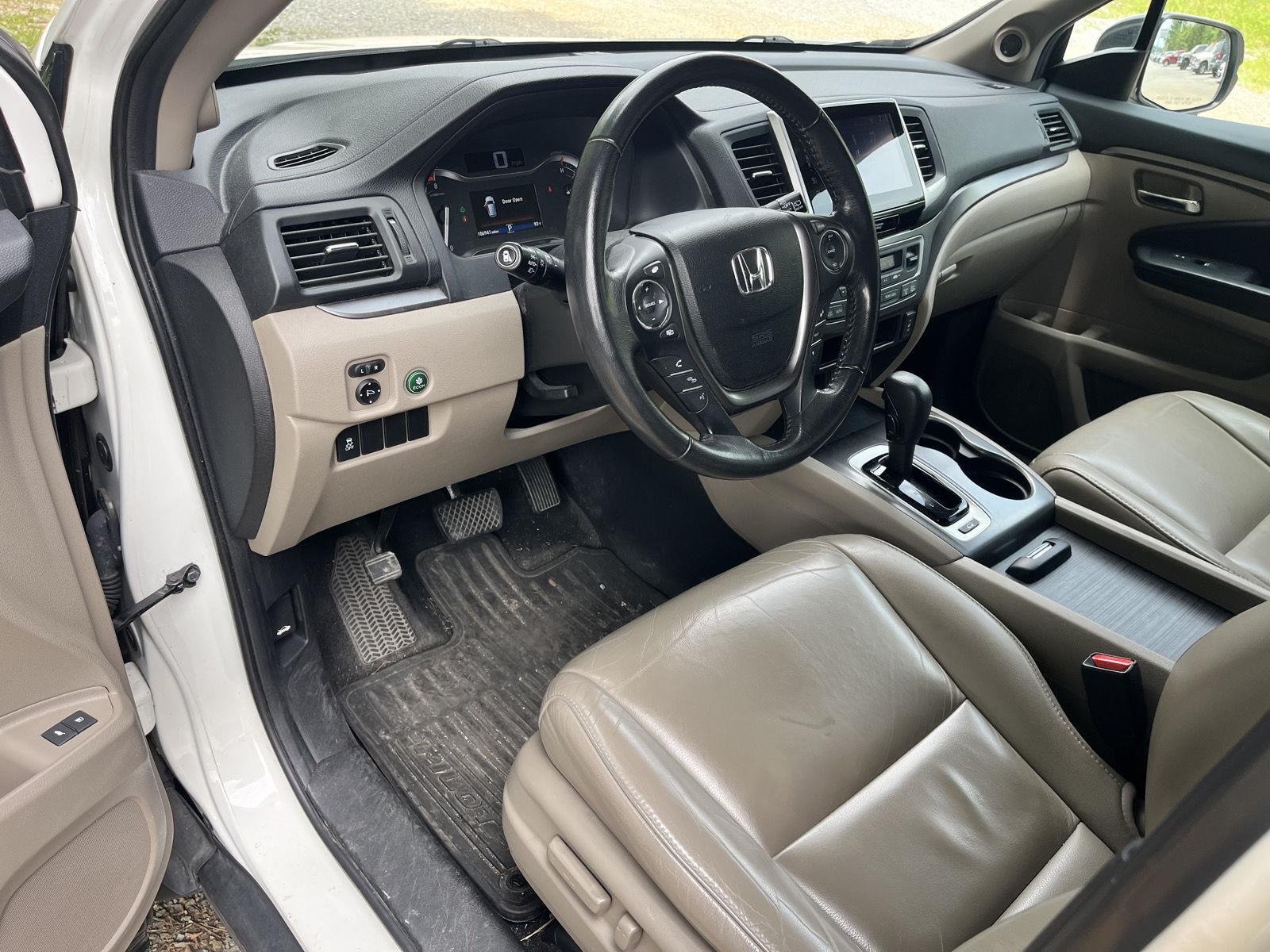 Used 2018 White Diamond Pearl Honda EX-L image 11