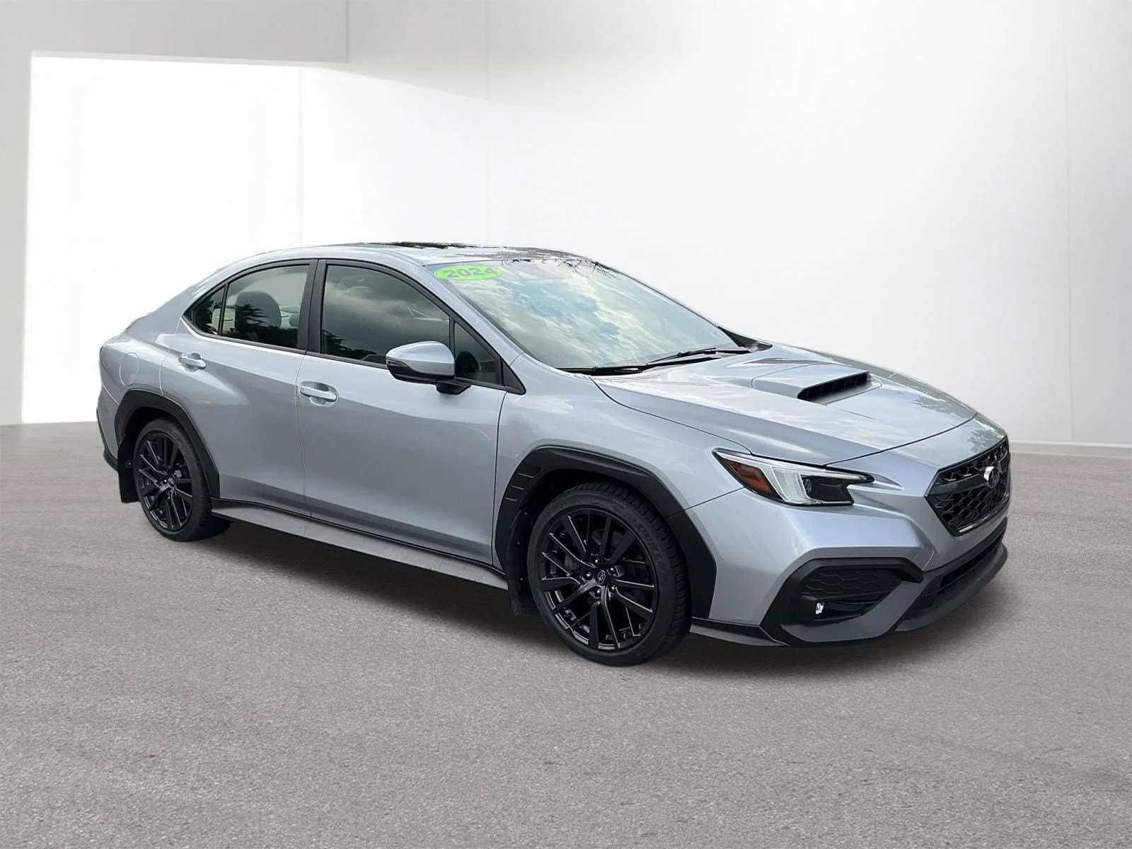 Used 2024 Ice Silver Metallic Subaru Limited image 7