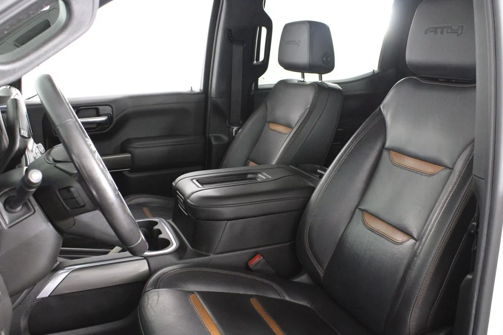 Used 2022 White GMC AT4 image 18