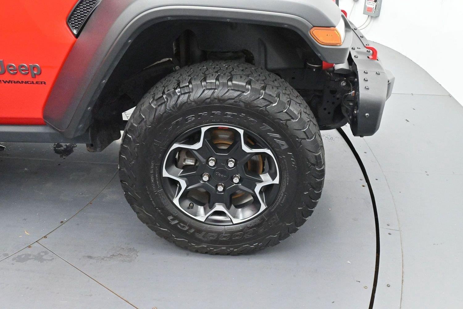 Used 2023 Firecracker Red Clearcoat Jeep Rubicon image 31