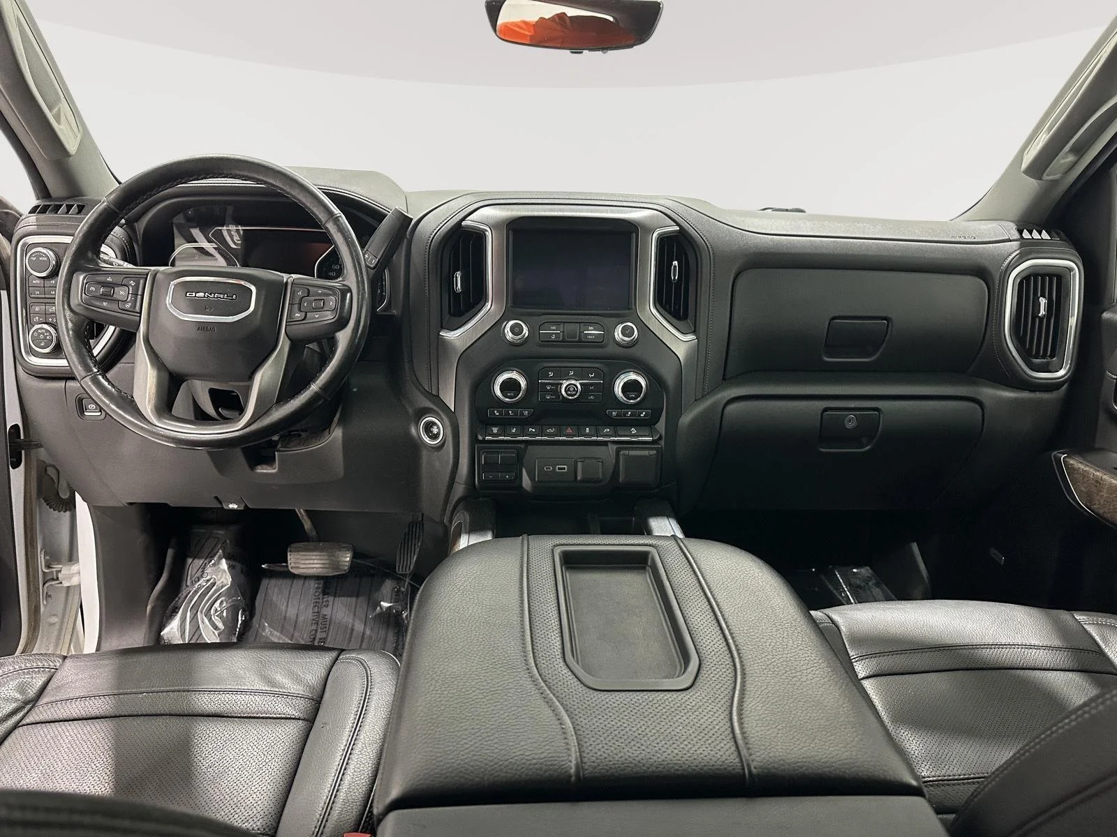 Used 2021 White Frost Tricoat GMC Denali image 20