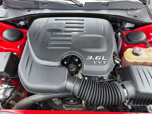 Used 2022 Red Dodge SXT image 32