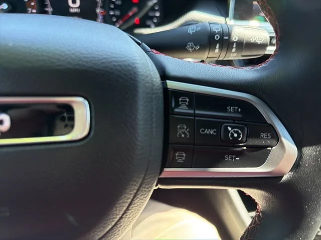 Used 2025 White Jeep Trailhawk image 36