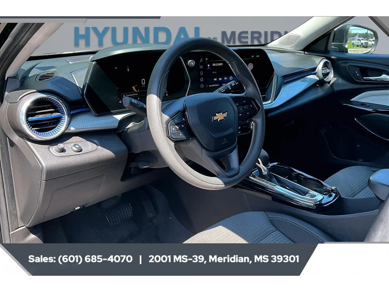Used 2025 MOSAIC BLACK METALLIC Chevrolet LT image 12