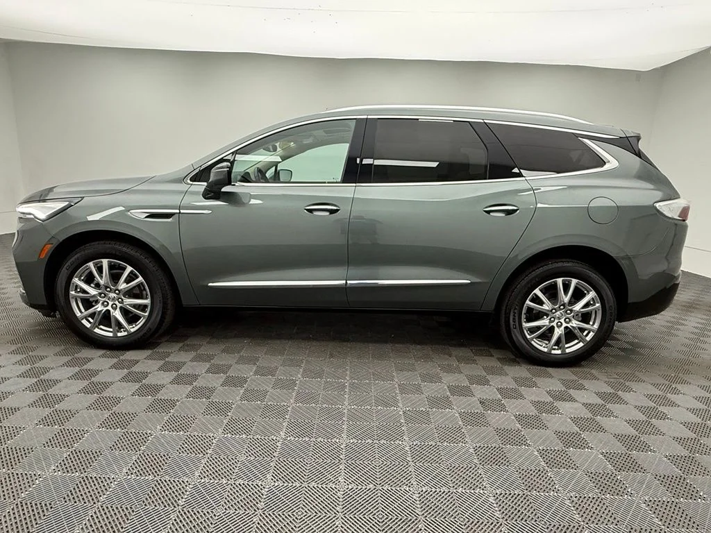 Used 2023 Green Buick Essence image 13