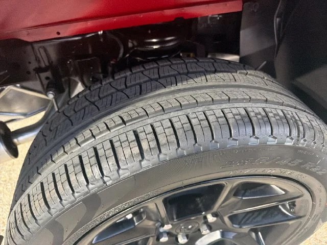 New 2027 Molten Red Pearl-Coat Exterior Paint RAM Laramie image 10