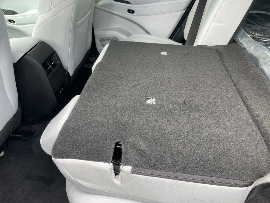 New 2026 Sting-Gray Clear-Coat Exterior Paint Jeep Laredo image 24