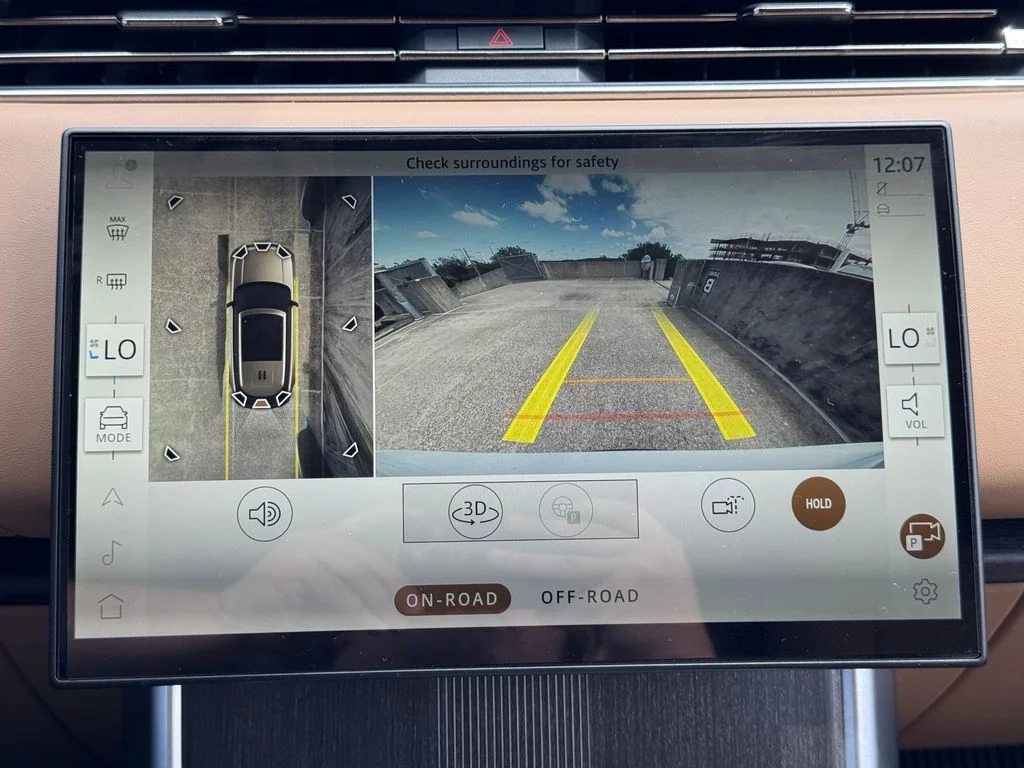 New 2026 White Land Rover Autobiography image 38