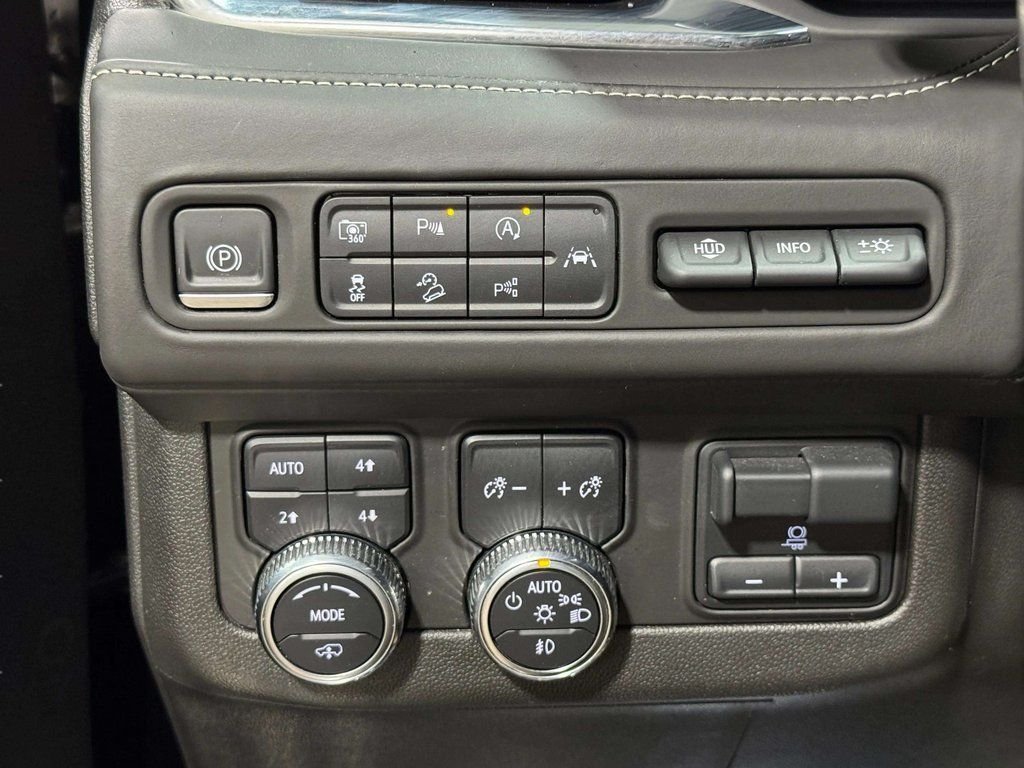 2023 GMC Yukon XL Denali Ultimate - Photo 18