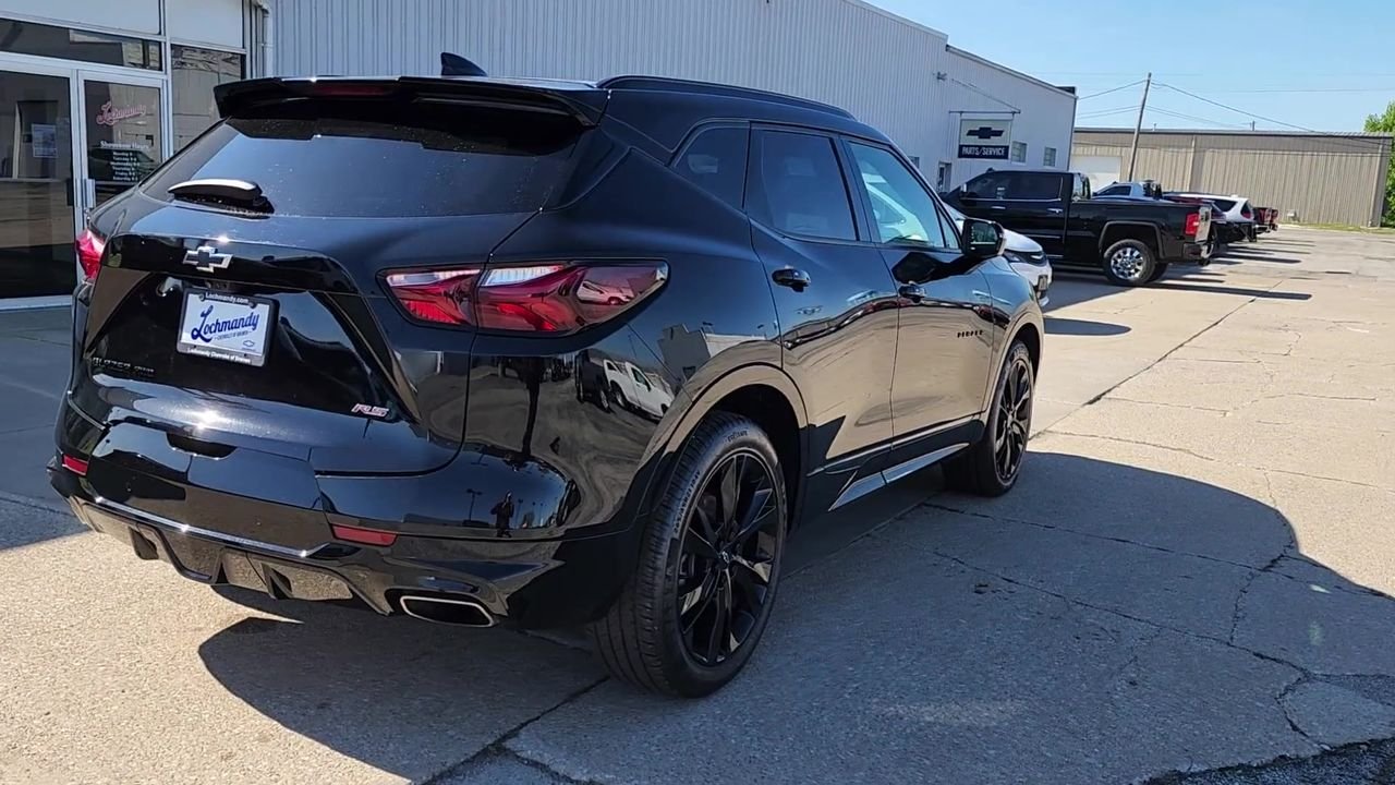Used 2022 Black Chevrolet RS image 2