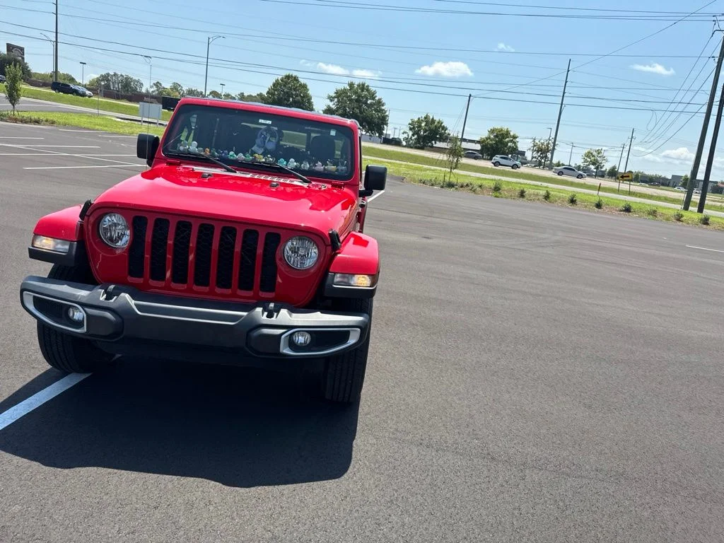 Used 2023 Red Jeep Sport S image 4
