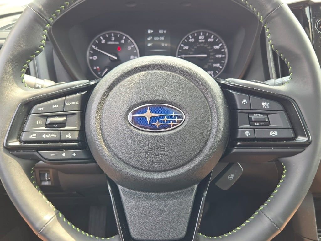 Used 2025 White Subaru Onyx Edition Touring image 39