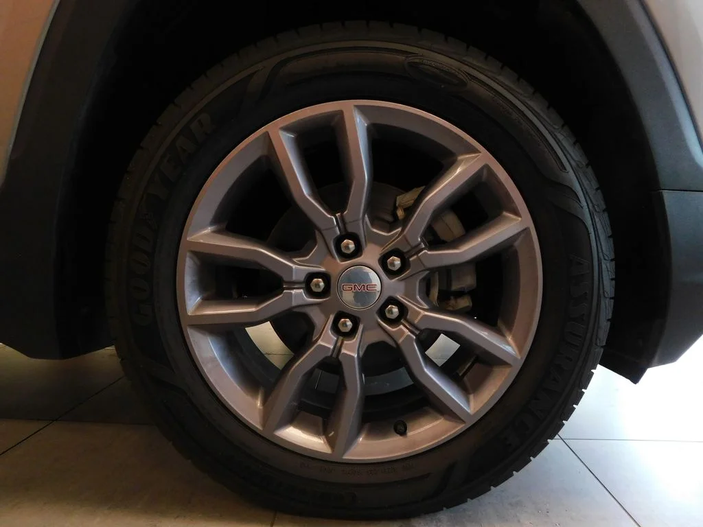 Used 2023 Sterling GMC SLT image 13