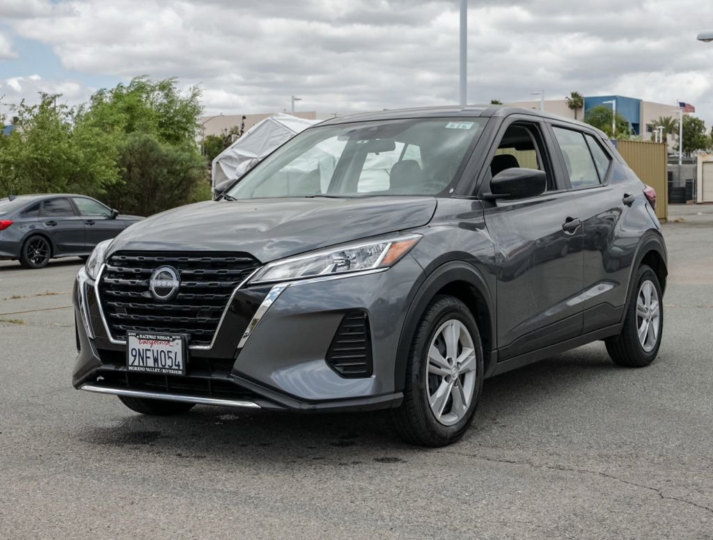 Used 2024 Gray Nissan S image 7