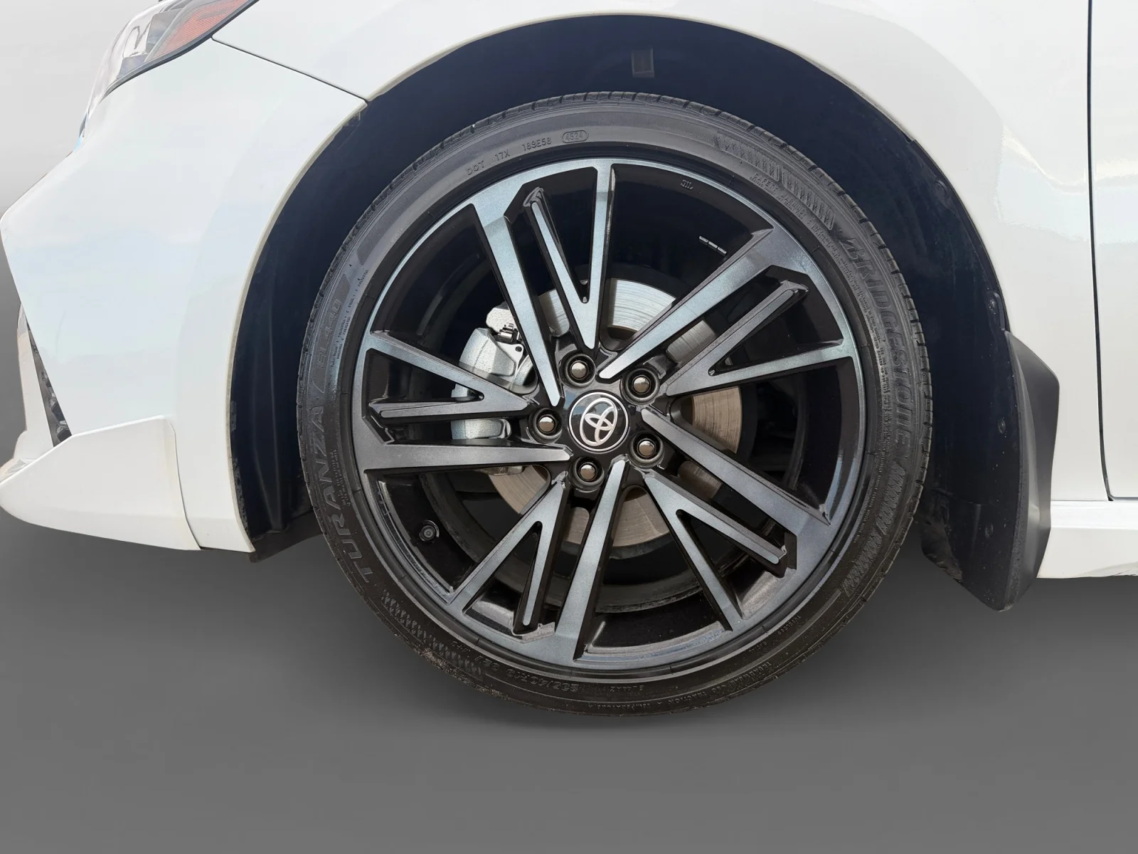 Used 2025 Wind Chill Pearl Toyota XSE image 14