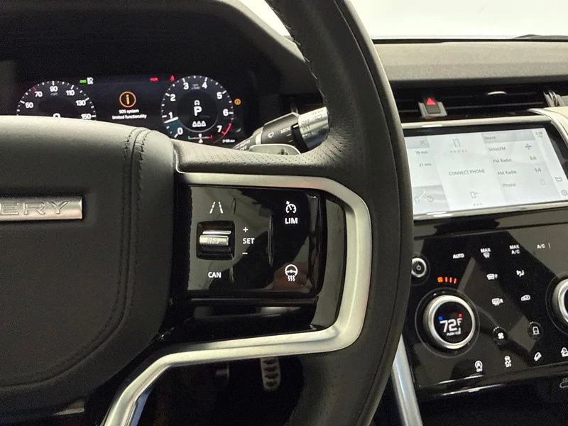 Used 2022  Land Rover SE R-Dynamic image 28