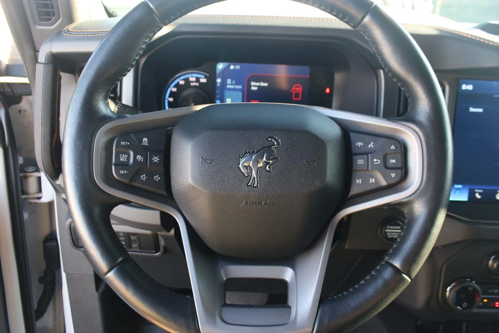 Used 2024 Oxford White Ford Badlands image 17