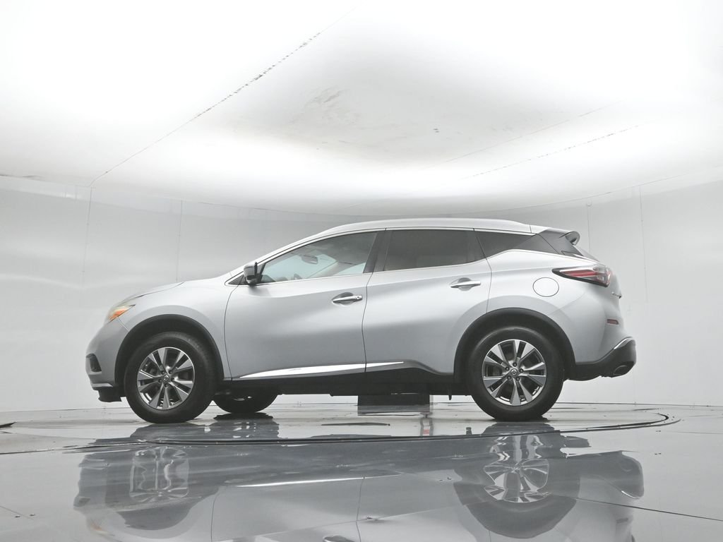 Used 2016 Silver Nissan SL image 49
