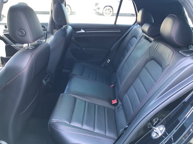 Used 2017 Deep Black Pearl Volkswagen Autobahn image 26