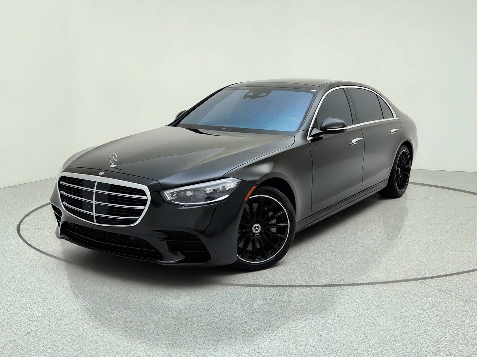 Certified Used 2022 Black Mercedes-Benz S 580 image 2
