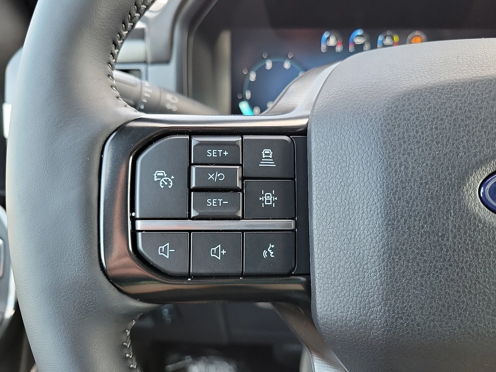 New 2026 Carbonized Gray Metallic Ford Platinum&reg; image 20