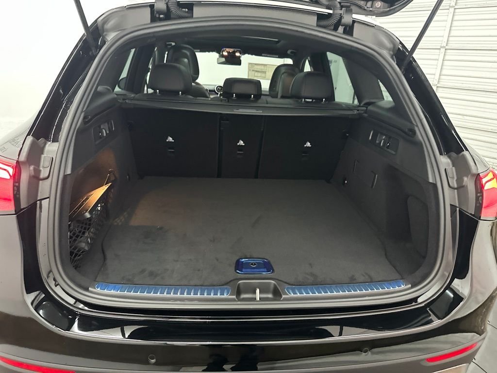 New 2026 Black Mercedes-Benz GLC 300 image 28