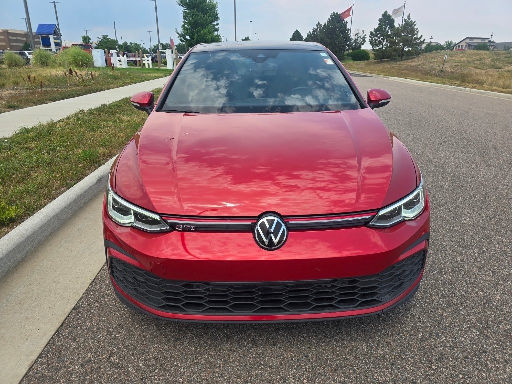 Used 2024 Kings Red Metallic Volkswagen SE image 9