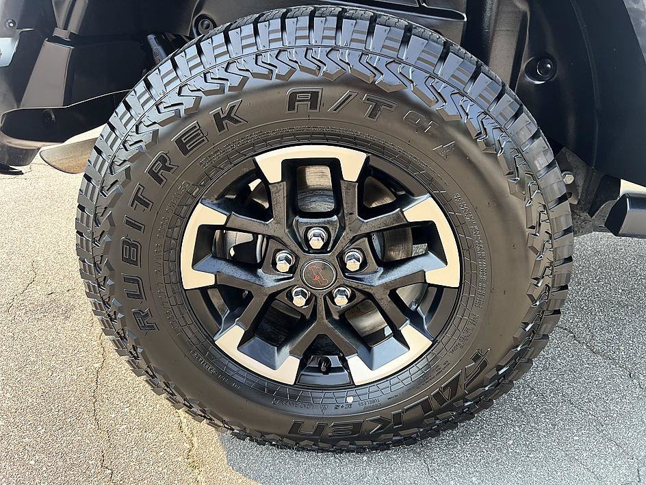 Used 2025 Bright White Clearcoat Jeep Rubicon image 11
