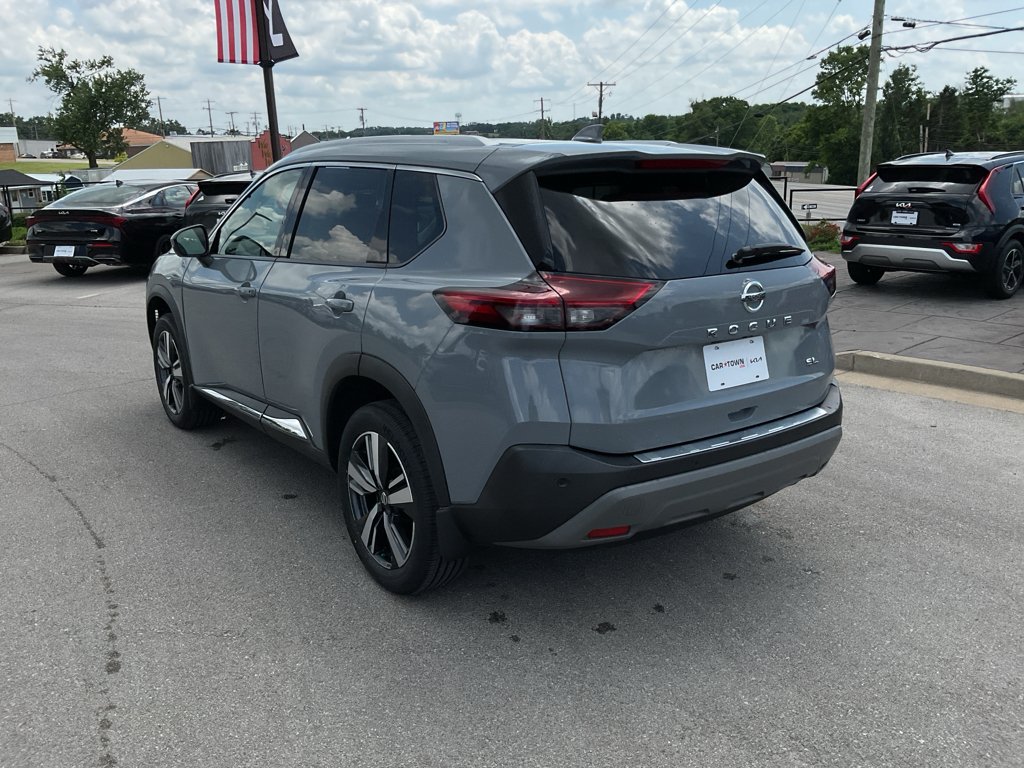 Used 2021 Boulder Gray Pearl Nissan SL image 8