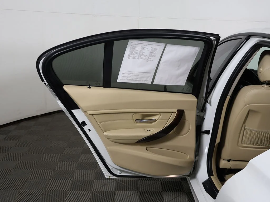Used 2015 White BMW 328i xDrive image 22