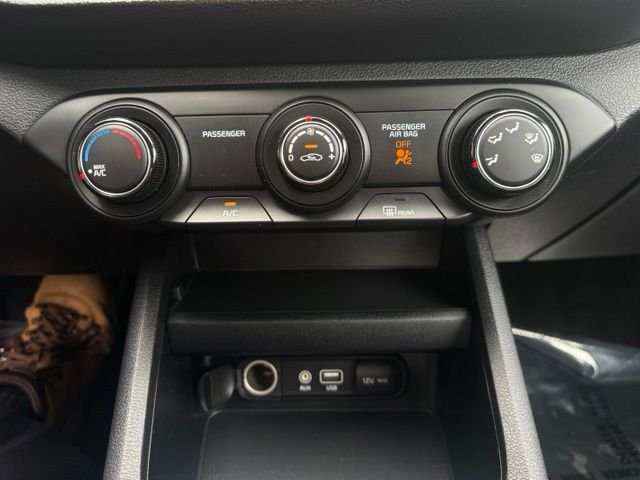 Used 2020 Deep Sea Blue Kia LXS image 18