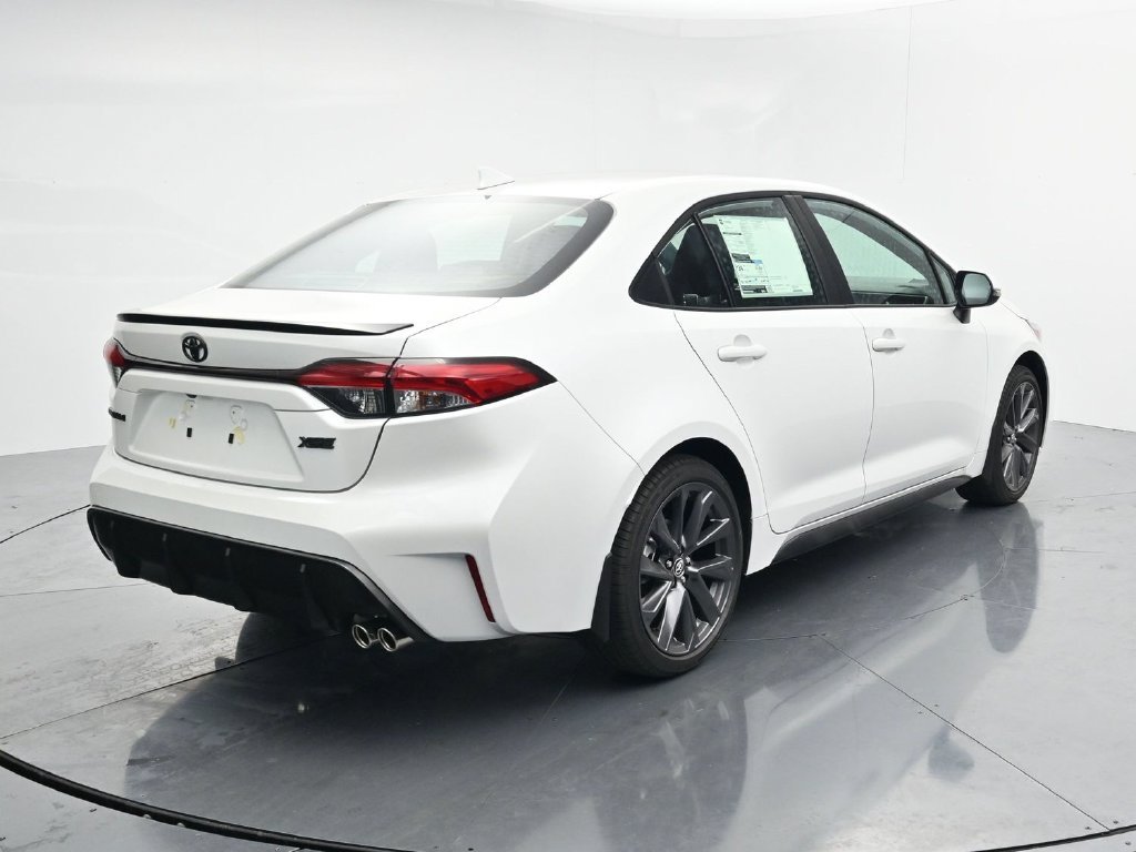 New 2026 Wind Chill Pearl <sup>1</sup> Toyota  XSE image 7