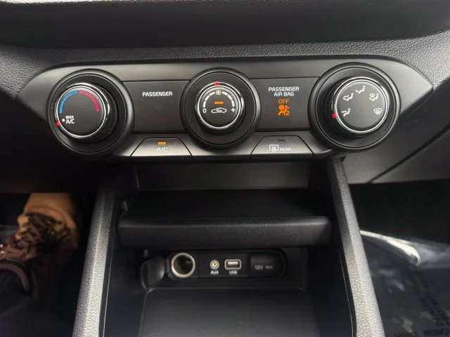 Used 2020 Blue Kia LXS image 18