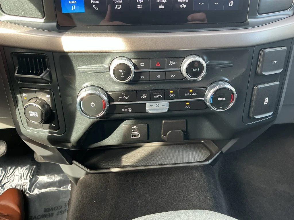 Used 2025 Carbonized Grey Metallic Ford XLT image 19
