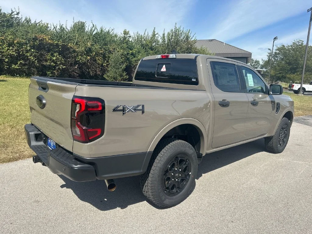 New 2026 Marsh Gray Ford XLT image 13