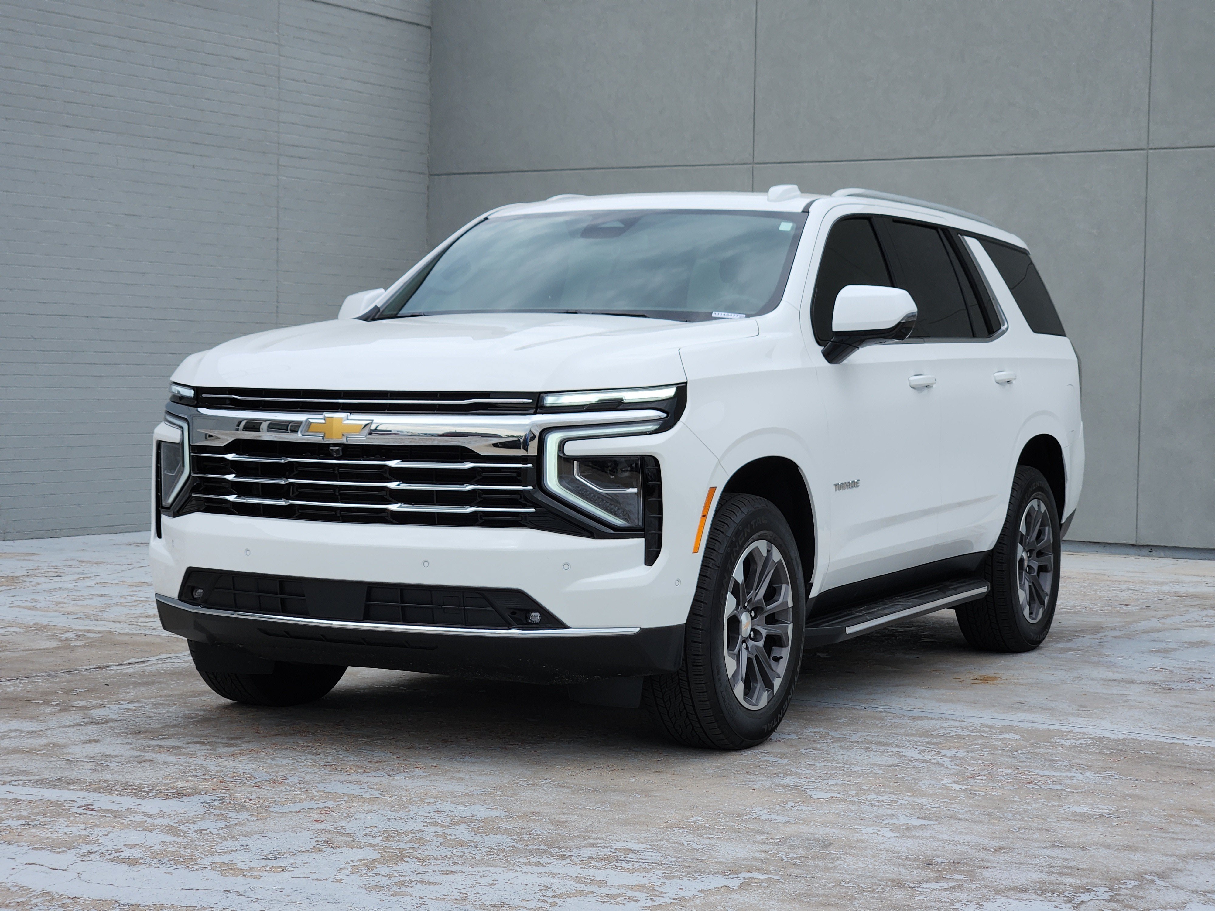 Used 2025 Summit White Chevrolet LT image 4