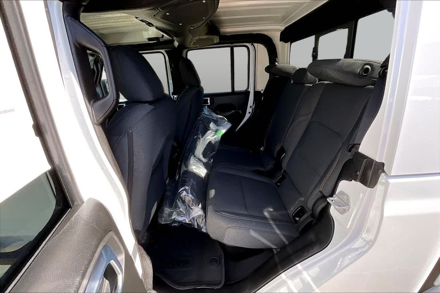 New 2026 Bright White Clear-Coat Exterior Paint Jeep Sport S image 21