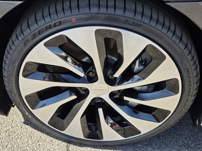 Used 2023  Lucid Grand Touring image 13