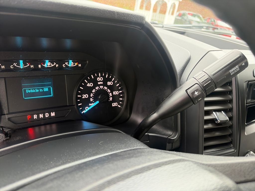 Used 2020 Black Metallic Ford XL image 23